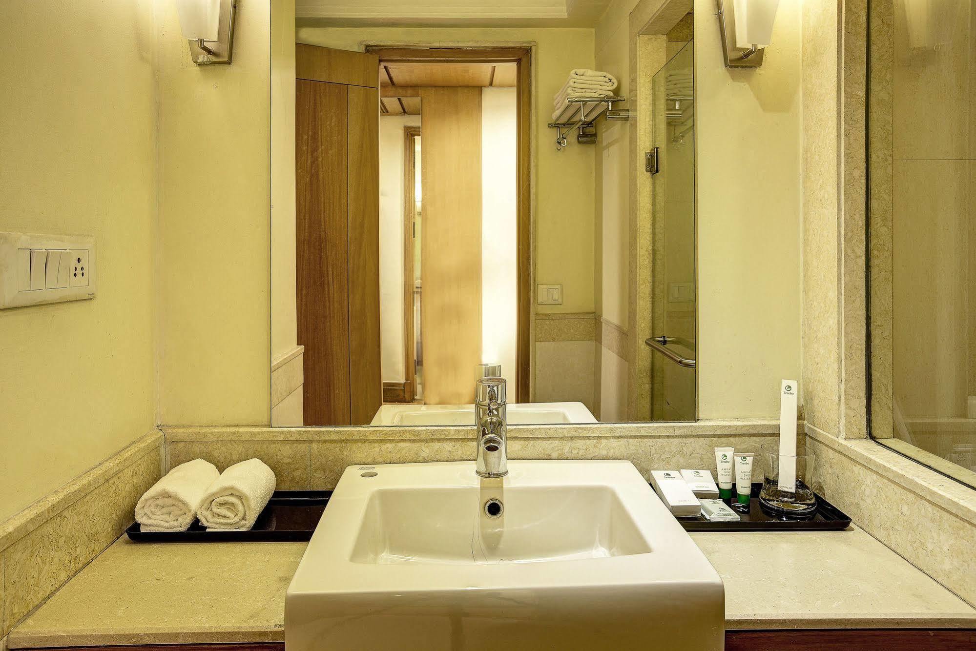 Western Court Chandīgarh Dış mekan fotoğraf