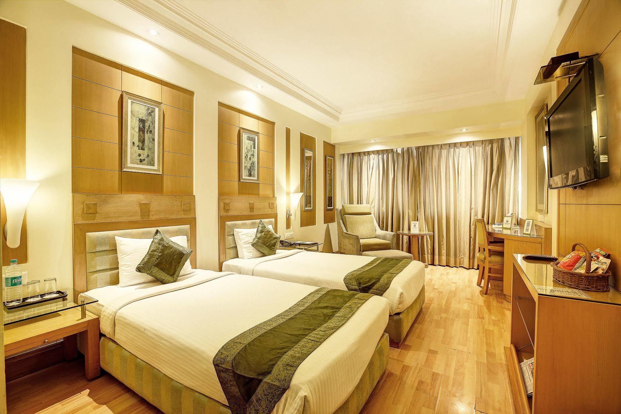 Western Court Chandīgarh Dış mekan fotoğraf
