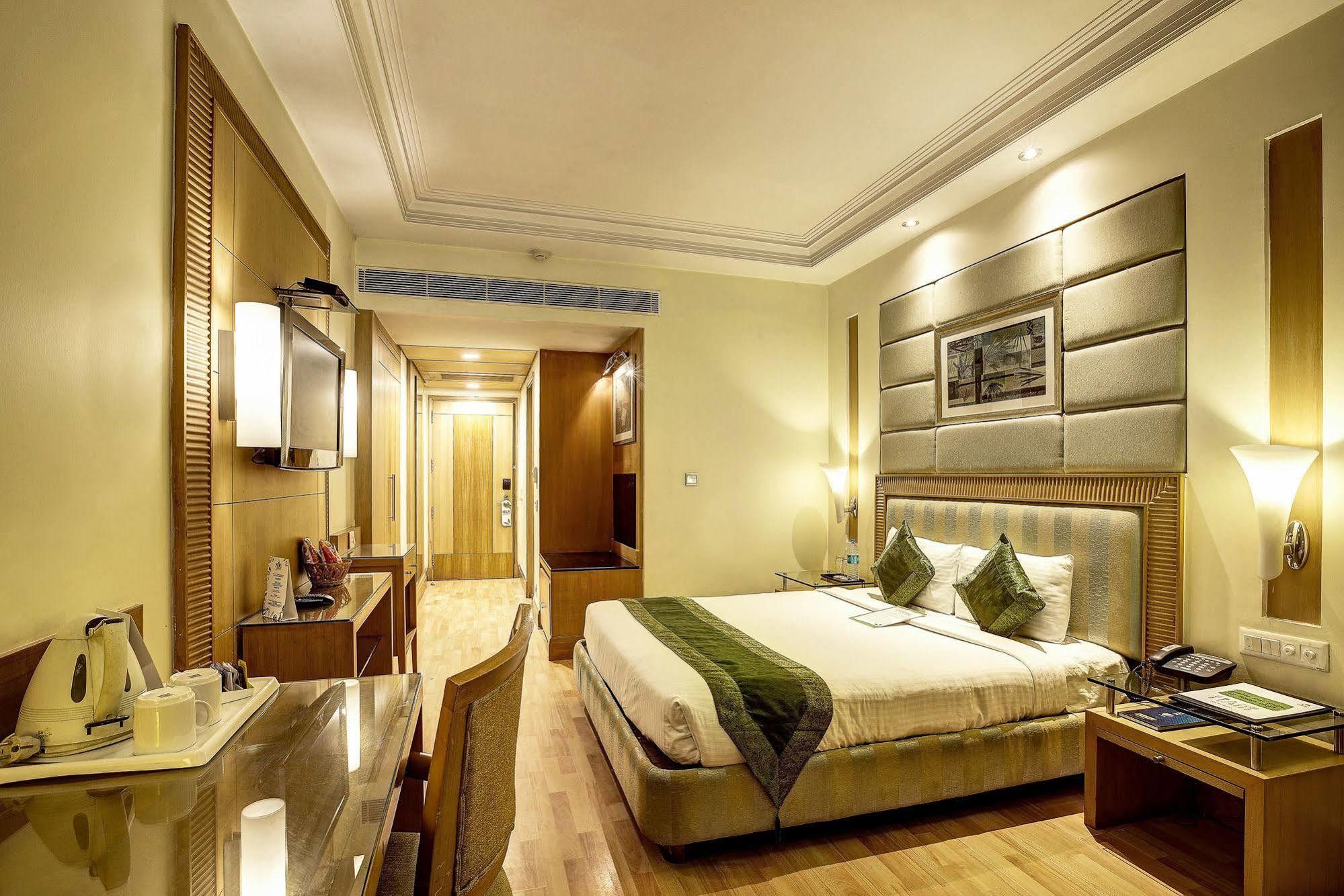 Western Court Chandīgarh Dış mekan fotoğraf