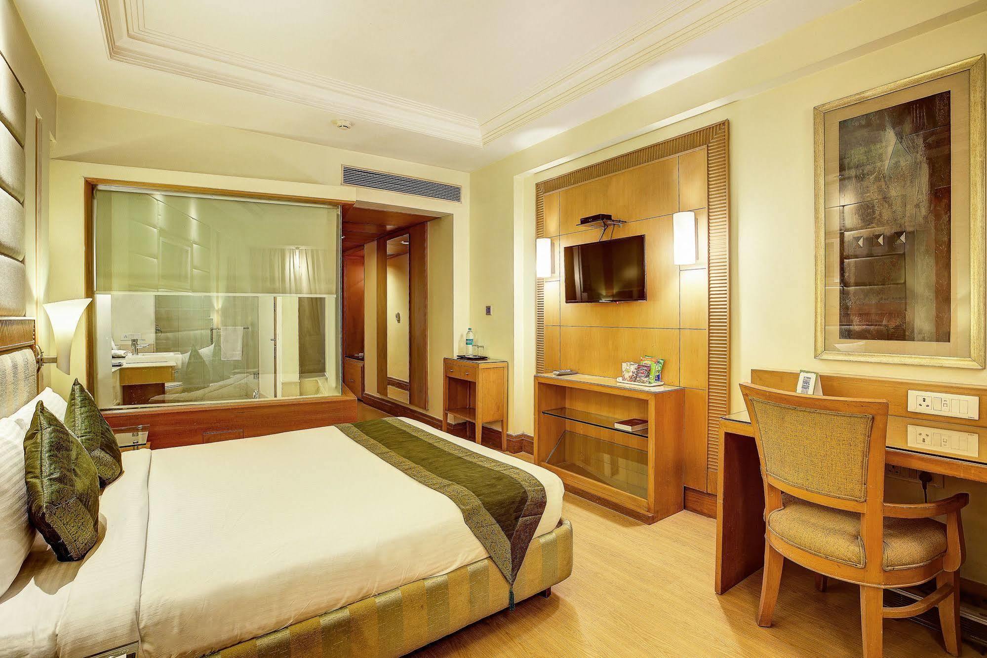 Western Court Chandīgarh Dış mekan fotoğraf