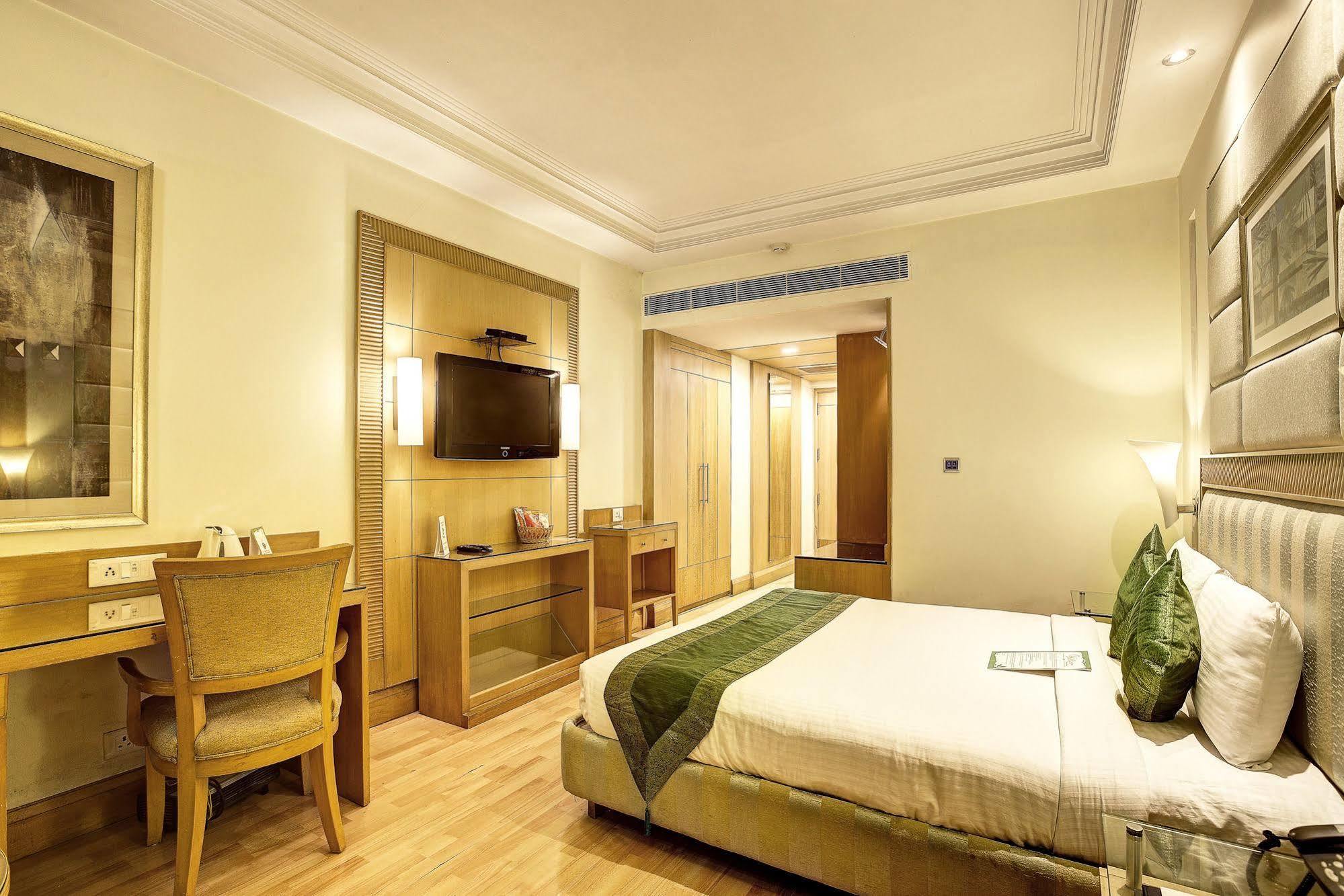 Western Court Chandīgarh Dış mekan fotoğraf
