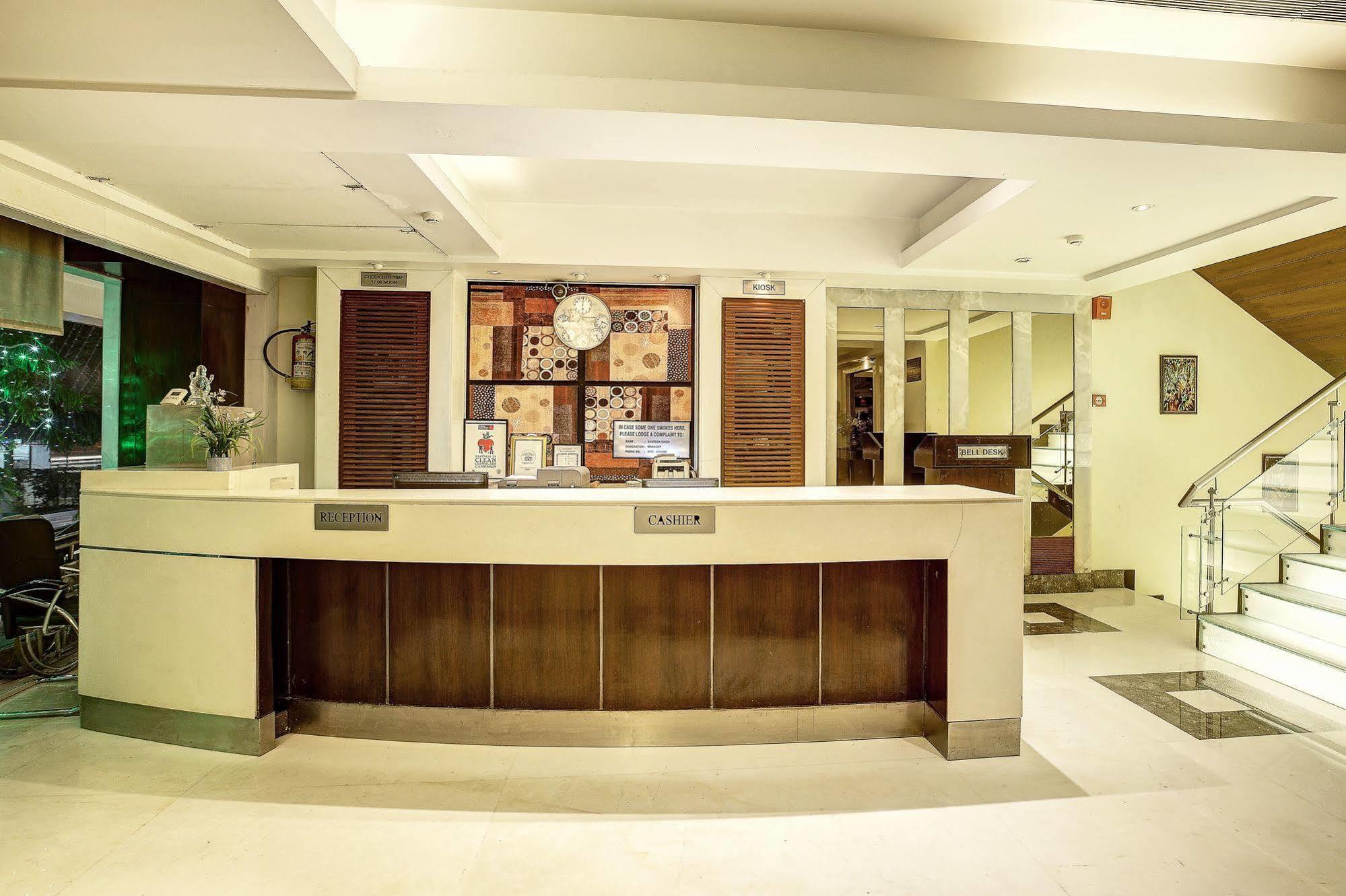 Western Court Chandīgarh Dış mekan fotoğraf