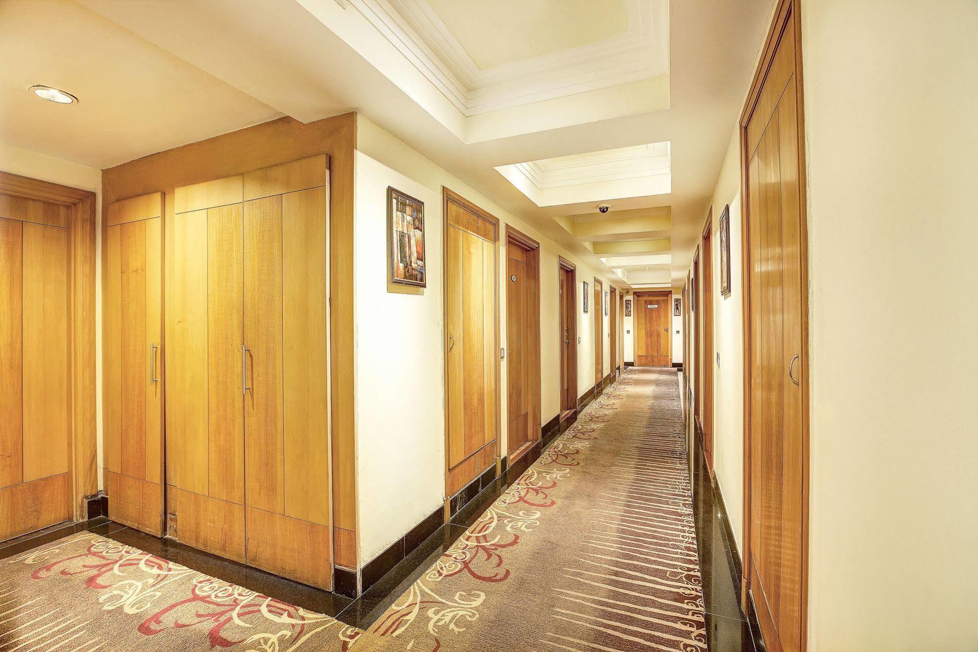 Western Court Chandīgarh Dış mekan fotoğraf