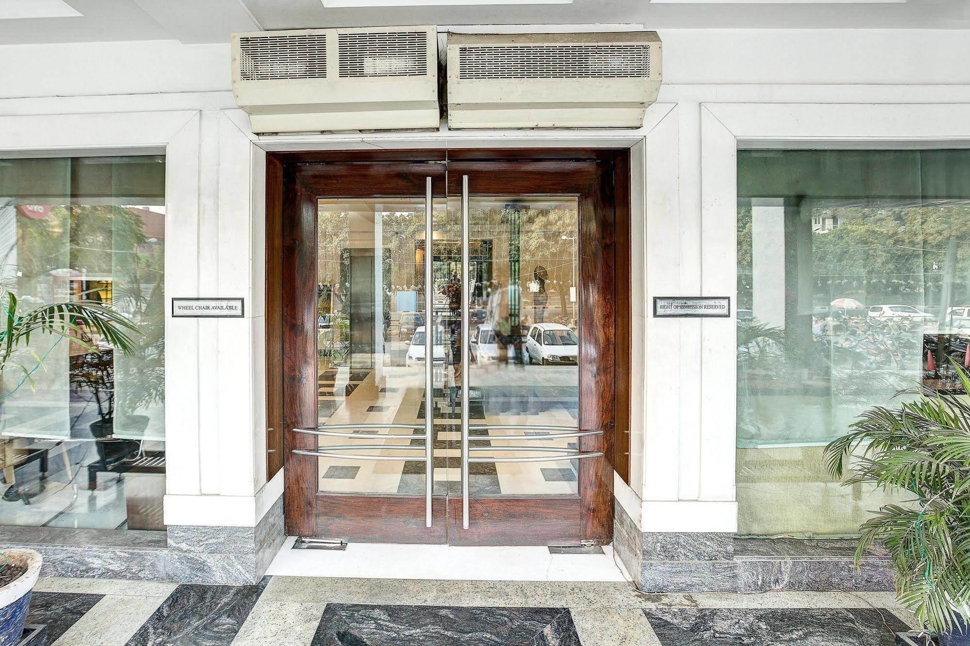 Western Court Chandīgarh Dış mekan fotoğraf